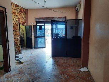 SE VENDE CASA (OFICINA o BODEGA) DE 2 PLANTAS 252 M2. DE CONSTRUCCIÓN, QUININDE – ESMERALDAS - ECUADOR