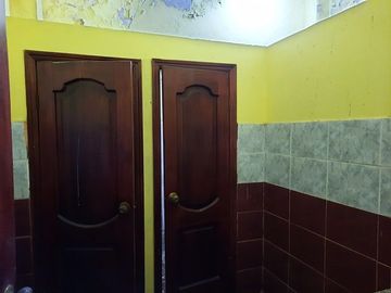 SE VENDE CASA (OFICINA o BODEGA) DE 2 PLANTAS 252 M2. DE CONSTRUCCIÓN, QUININDE – ESMERALDAS - ECUADOR