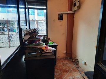 SE VENDE CASA (OFICINA o BODEGA) DE 2 PLANTAS 252 M2. DE CONSTRUCCIÓN, QUININDE – ESMERALDAS - ECUADOR