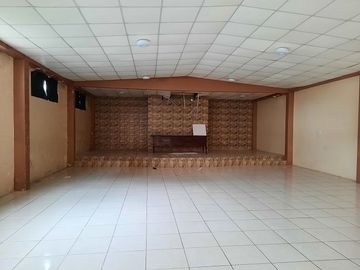 SE VENDE CASA (OFICINA o BODEGA) DE 2 PLANTAS 252 M2. DE CONSTRUCCIÓN, QUININDE – ESMERALDAS - ECUADOR