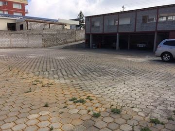 SE VENDE LOCAL COMERCIAL, OFICINAS, BODEGA Y PATIO 345 MTS. DE CONSTRUCCIÓN, NORTE DE QUITO – PONCEANO ALTO – QUITO – PICHINCHA - ECUADOR