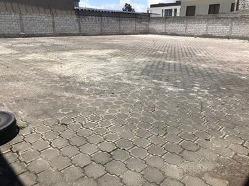 SE VENDE LOCAL COMERCIAL, OFICINAS, BODEGA Y PATIO 345 MTS. DE CONSTRUCCIÓN, NORTE DE QUITO – PONCEANO ALTO – QUITO – PICHINCHA - ECUADOR
