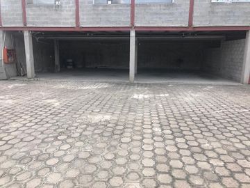 SE VENDE LOCAL COMERCIAL, OFICINAS, BODEGA Y PATIO 345 MTS. DE CONSTRUCCIÓN, NORTE DE QUITO – PONCEANO ALTO – QUITO – PICHINCHA - ECUADOR