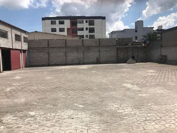 SE VENDE LOCAL COMERCIAL, OFICINAS, BODEGA Y PATIO 345 MTS. DE CONSTRUCCIÓN, NORTE DE QUITO – PONCEANO ALTO – QUITO – PICHINCHA - ECUADOR