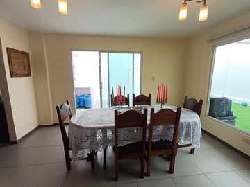SE VENDE CASA DE DOS PLANTAS EN URBANIZACIÓN SAN RAFAEL, VALLE DE LOS CHILLOS – RUMIÑAHUI – PICHINCHA - ECUADOR