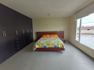 SE VENDE CASA DE DOS PLANTAS EN URBANIZACIÓN SAN RAFAEL, VALLE DE LOS CHILLOS – RUMIÑAHUI – PICHINCHA - ECUADOR