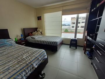 SE VENDE CASA DE DOS PLANTAS EN URBANIZACIÓN SAN RAFAEL, VALLE DE LOS CHILLOS – RUMIÑAHUI – PICHINCHA - ECUADOR