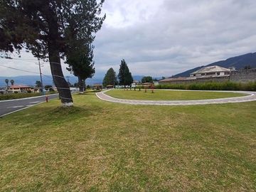 SE VENDE CASA DE DOS PLANTAS EN URBANIZACIÓN SAN RAFAEL, VALLE DE LOS CHILLOS – RUMIÑAHUI – PICHINCHA - ECUADOR