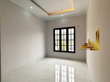Rumah Dijual Srengseng Sawah Jagakarsa 2 Lantai 3KT dekat Stasiun Lenteng Agung Jakarta Selatan