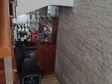 Venta de casa en San Isidro cerca al mar - cuatro niveles con ascensor y sauna - Orrantia Del Mar - Precio Negociable.