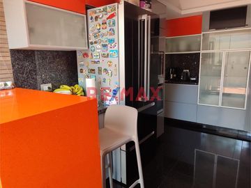 Venta de casa en San Isidro cerca al mar - cuatro niveles con ascensor y sauna - Orrantia Del Mar - Precio Negociable.