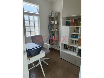 Venta de casa en San Isidro cerca al mar - cuatro niveles con ascensor y sauna - Orrantia Del Mar - Precio Negociable.