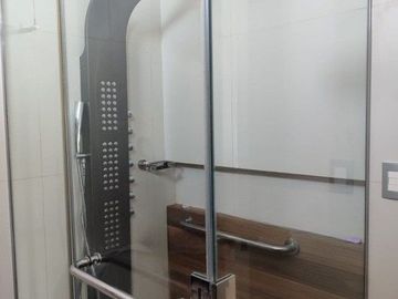 Venta de casa en San Isidro cerca al mar - cuatro niveles con ascensor y sauna - Orrantia Del Mar - Precio Negociable.