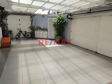 Venta de casa en San Isidro cerca al mar - cuatro niveles con ascensor y sauna - Orrantia Del Mar - Precio Negociable.