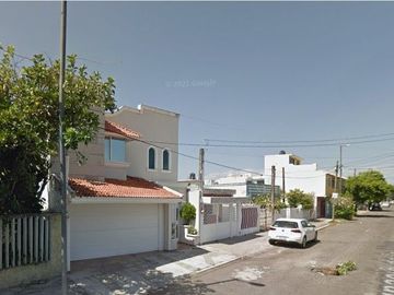 VENTA DE CASA EN CALLE IGNACIO DE LA LLAVE SALVADOR DIAZ MIRON VERACRUZ