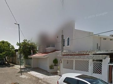 VENTA DE CASA EN CALLE IGNACIO DE LA LLAVE SALVADOR DIAZ MIRON VERACRUZ