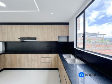 En venta casa a estrenar de dos plantas más subsuelo y terraza