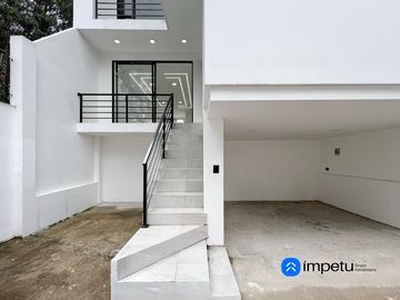 En venta casa a estrenar de dos plantas más subsuelo y terraza