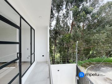 En venta casa a estrenar de dos plantas más subsuelo y terraza