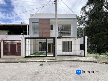 En venta casa a estrenar de dos plantas más subsuelo y terraza