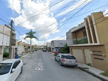 CASA EN VENTA   ** NO SE ACEPTA NINGUN TIPO DE CREDITOS ** FRACC. LOS PRESIDENTES, MATAMOROS. TAMAULIPAS. 3 RECAMARAS, 2 BAÑOS, 2 ESTAC.  -CAMT