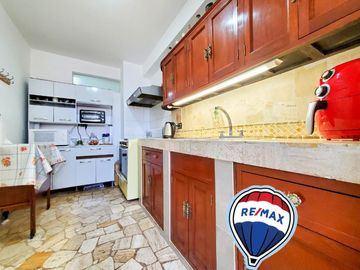 Alquiler De Departamento Semi Amoblado - 2 Hab. - En San Isidro - Precio Incluye Mantenimiento Y Agua.