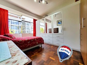 Alquiler De Departamento Semi Amoblado - 2 Hab. - En San Isidro - Precio Incluye Mantenimiento Y Agua.