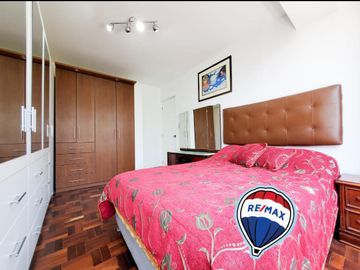 Alquiler De Departamento Semi Amoblado - 2 Hab. - En San Isidro - Precio Incluye Mantenimiento Y Agua.