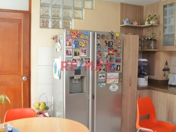 Departamento En Venta En Valle Hermoso En El Distrito De Santiago De Surco.