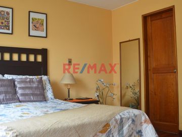 Departamento En Venta En Valle Hermoso En El Distrito De Santiago De Surco.
