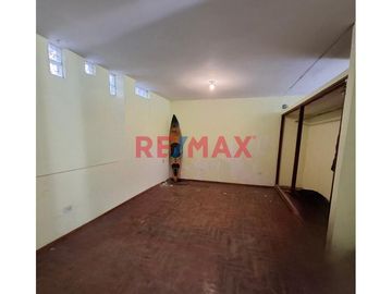 Venta De Duplex En Ocasion Para Remodelar Urb. California 220 M2 143,000 Dolares