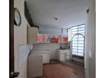 Venta De Duplex En Ocasion Para Remodelar Urb. California 220 M2 143,000 Dolares