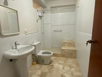 Alquilo Departamento En Zona Exclusiva De San Isidro - 3 Habitaciones - Negociable.