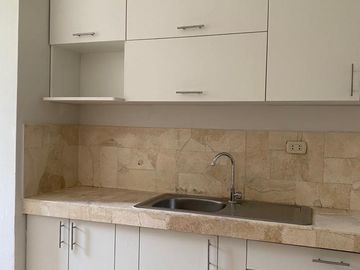 Alquilo Departamento En Zona Exclusiva De San Isidro - 3 Habitaciones - Negociable.