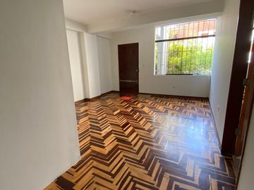 Alquilo Departamento En Zona Exclusiva De San Isidro - 3 Habitaciones - Negociable.