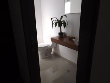 Excelente Casa en Calle Muy Segura, 6a sección.