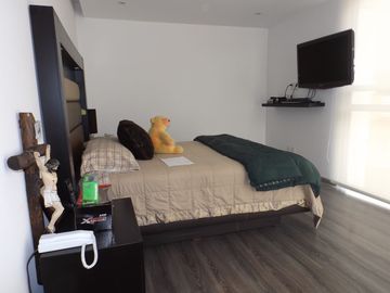 Excelente Casa en Calle Muy Segura, 6a sección.