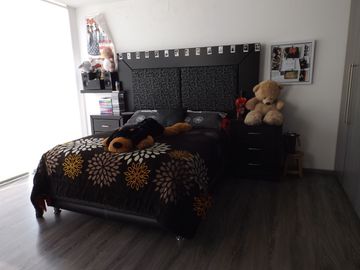Excelente Casa en Calle Muy Segura, 6a sección.