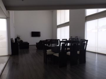 Excelente Casa en Calle Muy Segura, 6a sección.