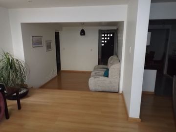 Excelente Casa en Calle Muy Segura, 6a sección.
