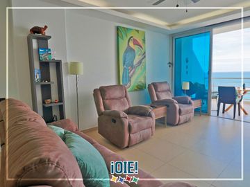 En venta: Dpto. en primera línea al Mar, Edificio Las Olas, Manta
