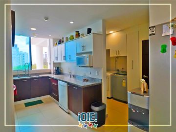 En venta: Dpto. en primera línea al Mar, Edificio Las Olas, Manta