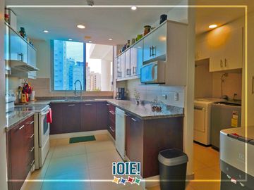 En venta: Dpto. en primera línea al Mar, Edificio Las Olas, Manta