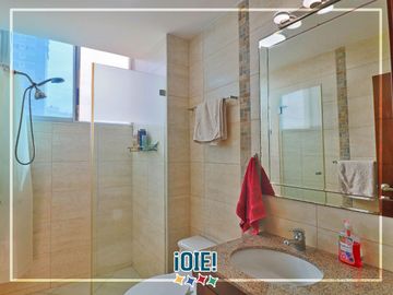 En venta: Dpto. en primera línea al Mar, Edificio Las Olas, Manta