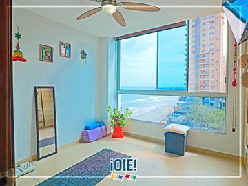 En venta: Dpto. en primera línea al Mar, Edificio Las Olas, Manta