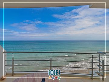 En venta: Dpto. en primera línea al Mar, Edificio Las Olas, Manta