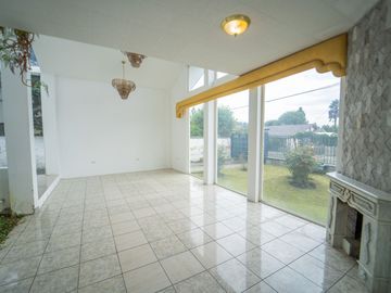 EN VENTA CASA EN SANGOLQUI 6HAB. /CLUB LOS CHILLOS