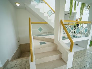 EN VENTA CASA EN SANGOLQUI 6HAB. /CLUB LOS CHILLOS