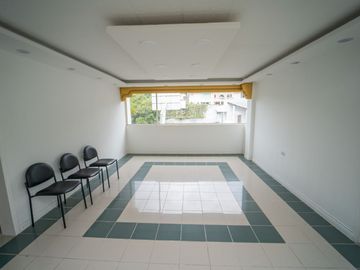 EN VENTA CASA EN SANGOLQUI 6HAB. /CLUB LOS CHILLOS