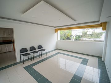 EN VENTA CASA EN SANGOLQUI 6HAB. /CLUB LOS CHILLOS